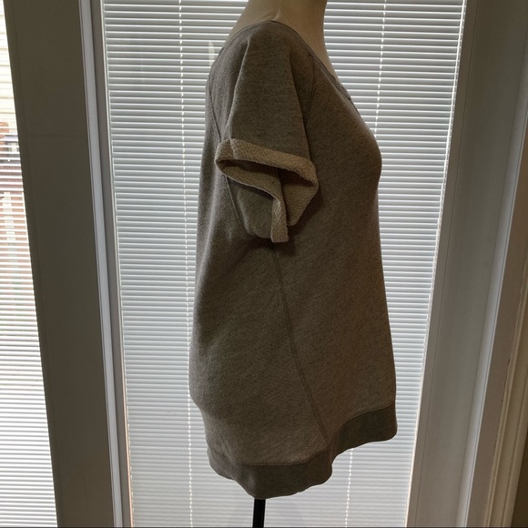 🌸5/$25🌸 
 Dynamite | Size M | Sweatshirt Tee - Picture 2 of 5